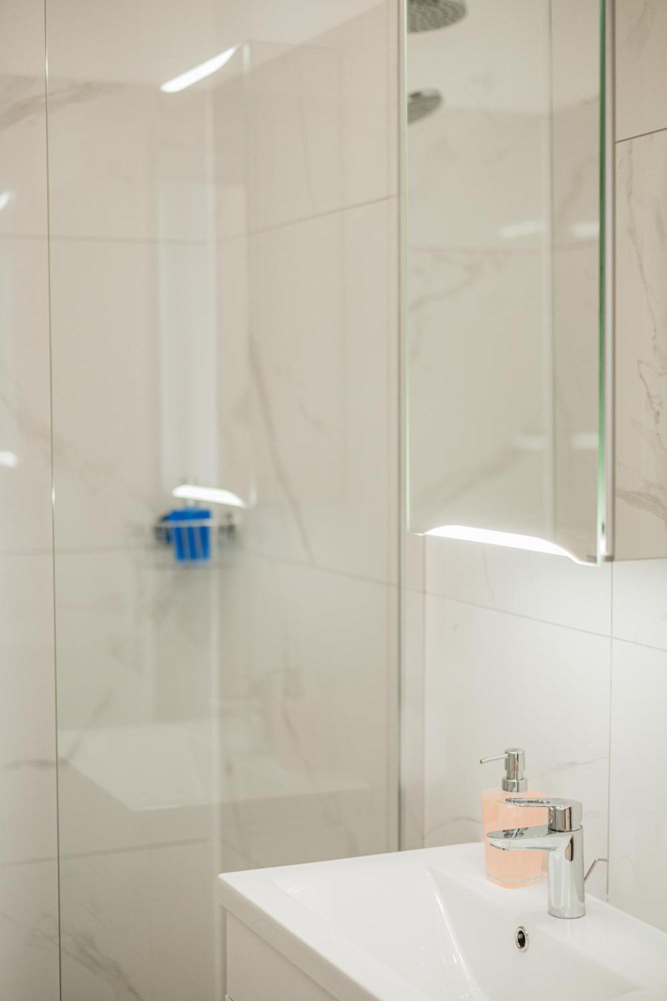 וינה Chic Central City Rooms By Home2 מראה חיצוני תמונה